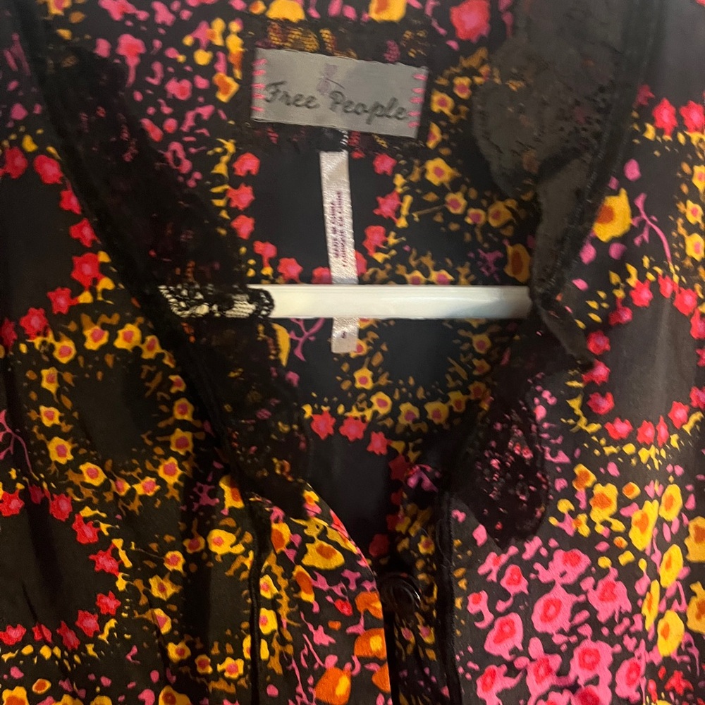 Free People Lace Trim Women's Top - Picture 3 of 7